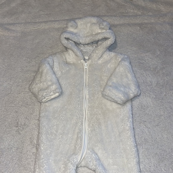 Next baby fuzzy bear suit - Picture 2 of 7